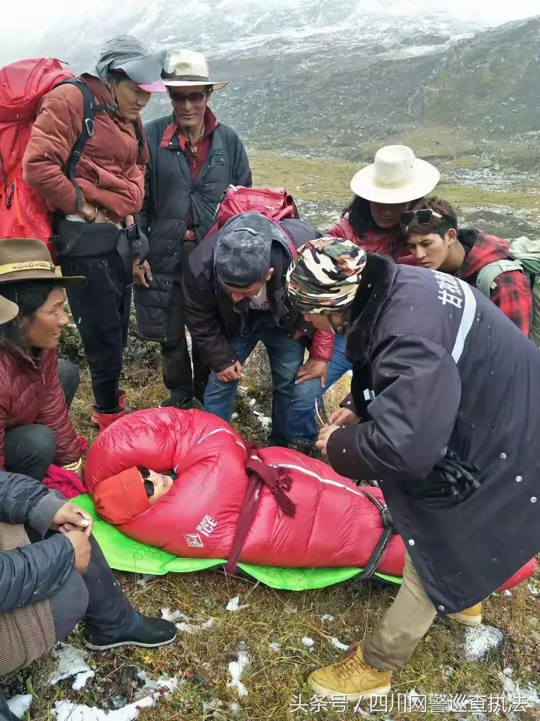 驴友非法穿越被困3天，烧内衣裤求救！理塘百余警民40多个小时冒雪搜救助其脱险……