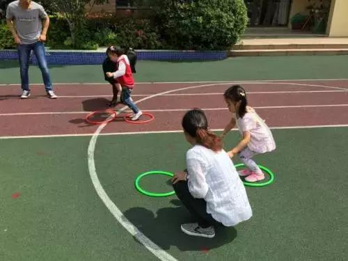 幼儿园户外走迷宫游戏观察记录,幼儿园大班户外放鞭炮游戏玩法