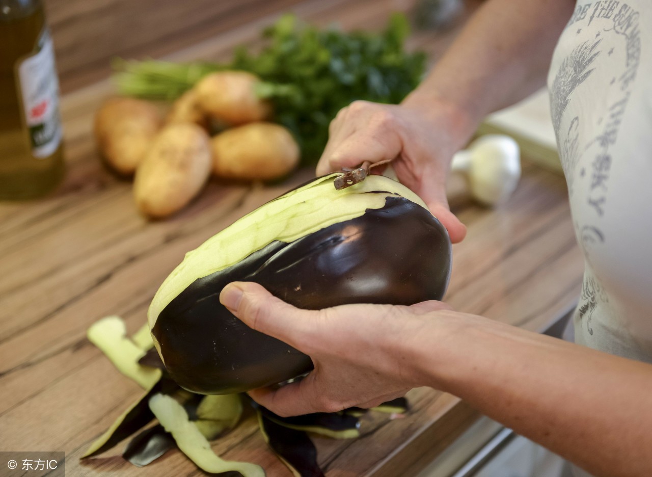 炒茄子放少油会胖么 (茄子怎么吃健康少油)