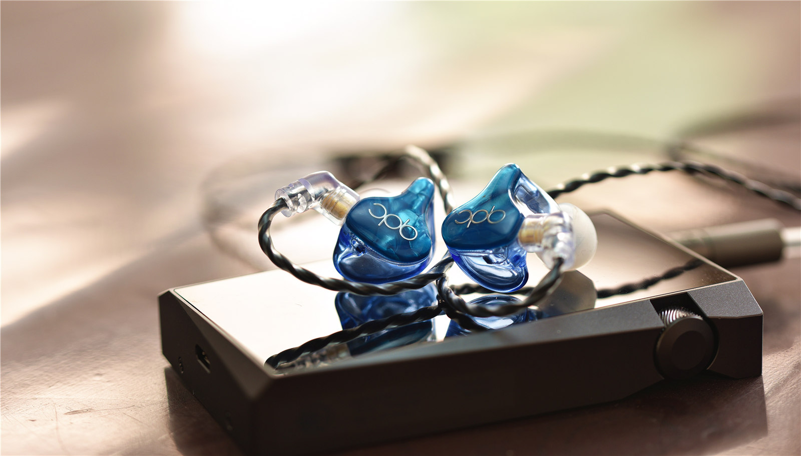 qdc蒙娜丽莎好还是海王星好,qdc耳机天王星和海王星的区别