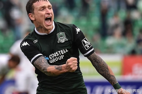 足坛这对同志球星惹事了！打伤政府*官高**，自毁生涯还可能面临刑罚