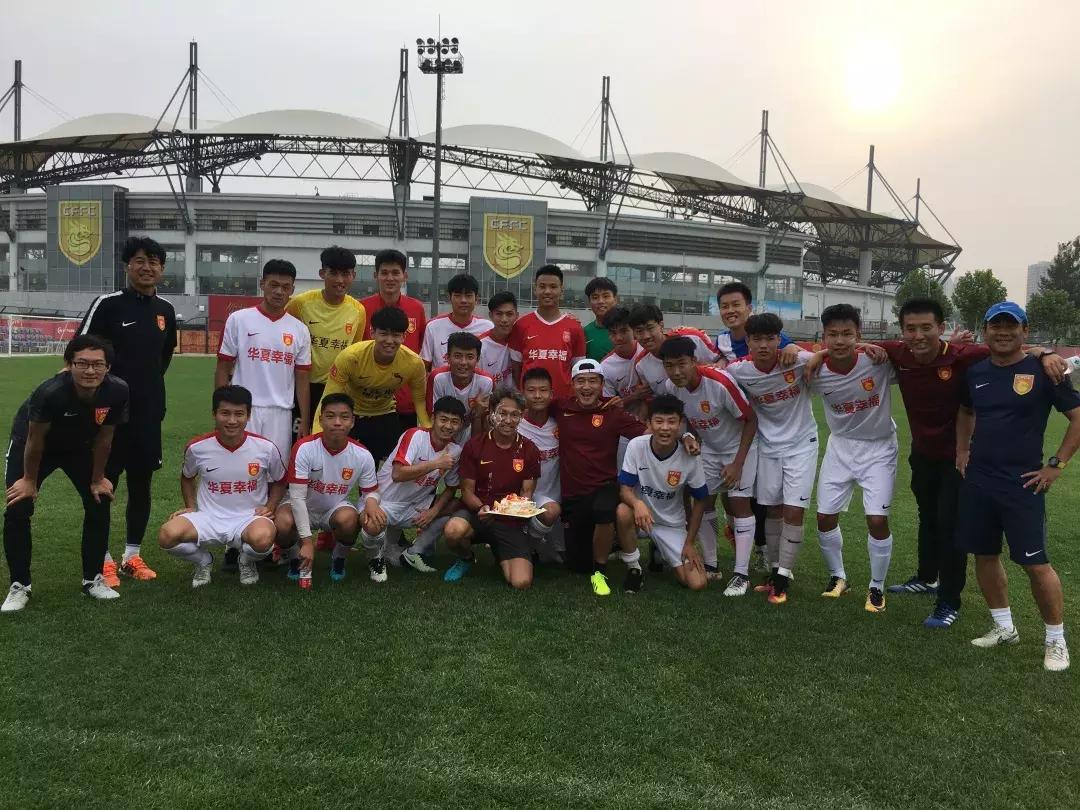 日本教练讲足球的视频,日本教练说李铁