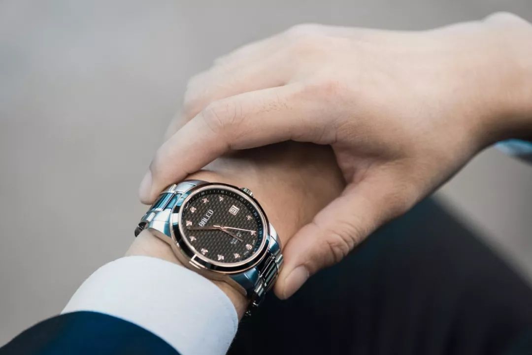 颜值高价格实惠的手表,浪琴手表和天梭哪个有档次