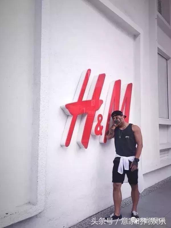 采访别人一身衣服多少钱,采访男生一身穿搭几十万