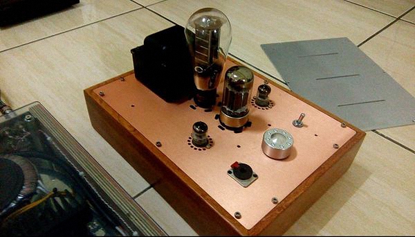 电子管耳放，低廉的投入却有万元的音色魅力，适合真正的发烧友