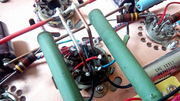 电子管耳放，低廉的投入却有万元的音色魅力，适合真正的发烧友