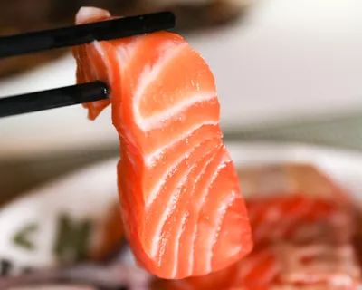 从320公里搬来“蟹中白富美”！北外滩酒店首创白兰地醉蟹畅吃！