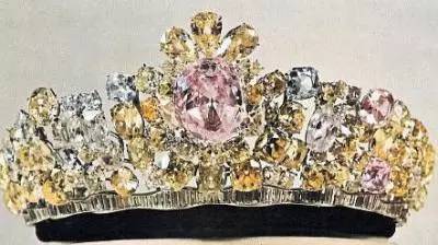 世界上最多的巨型钻石来自于哪 (如何用两个24节魔尺折钻石)