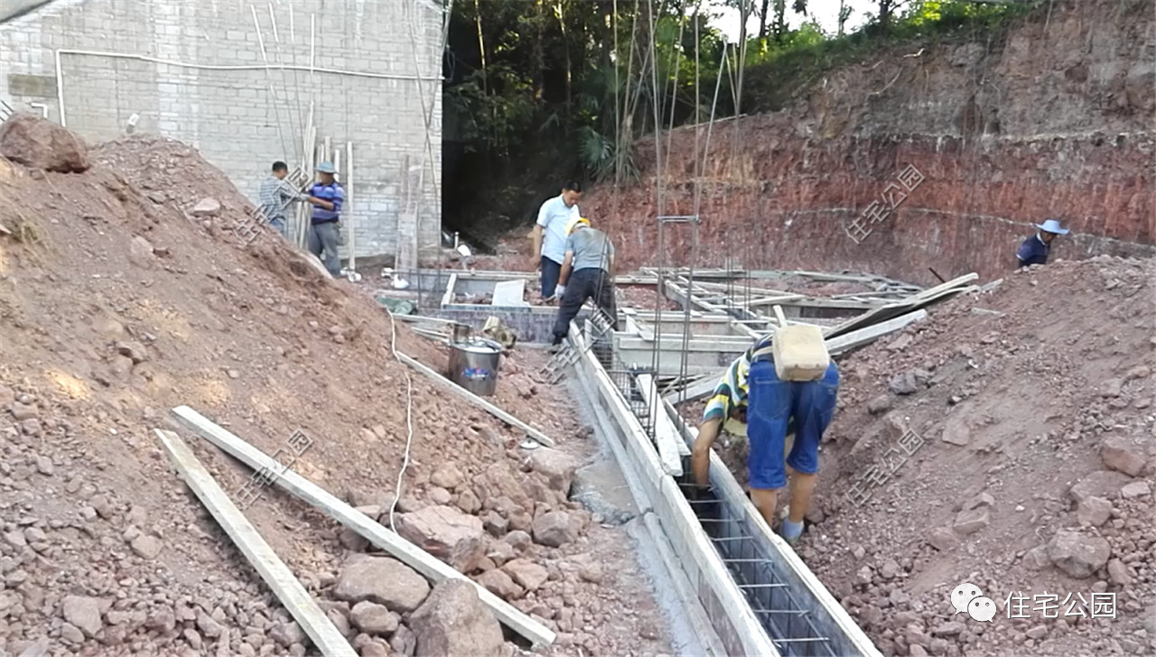 农村人养老还是一层好，四川小伙28万为父母建三合院，美到没邻居