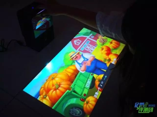 puppycube交互式投影仪评测:投影黑科技,桌面变触屏