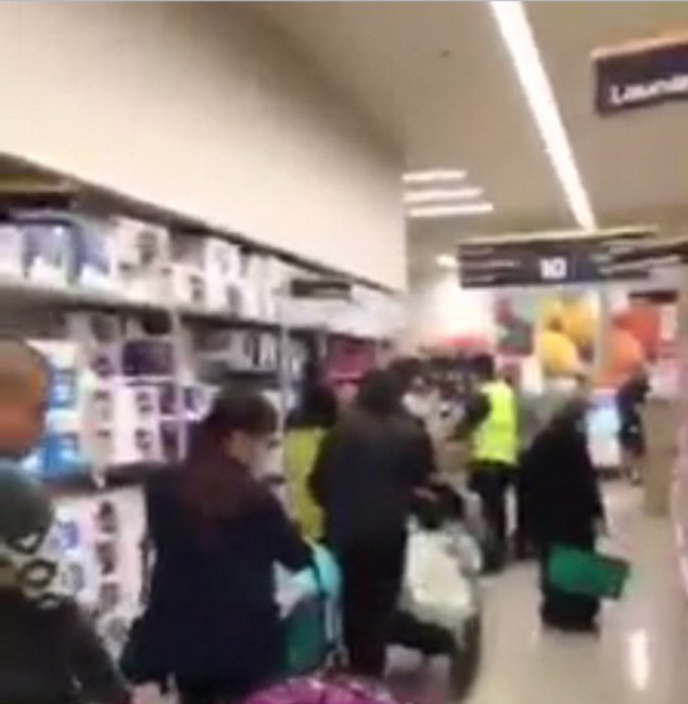 中国买澳洲奶粉,国人抢购奶粉