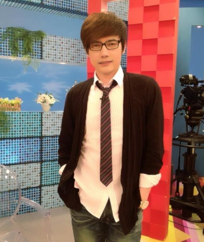 包伟铭图片,包伟铭照片