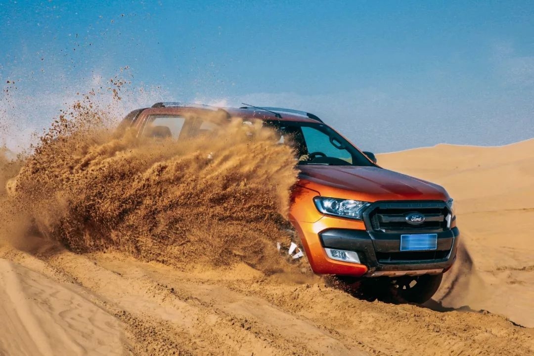 驾驶越野车去无人区的感受,驾驶沙漠越野正版