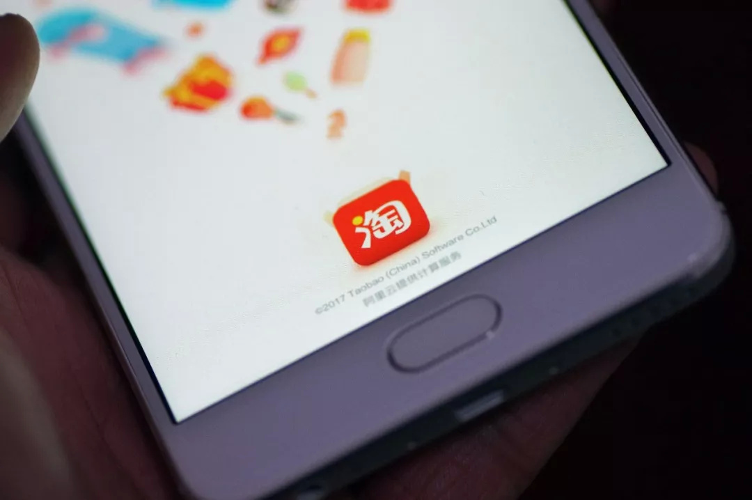 女子花一万2买鞋子后续,女子花8500元买拖鞋