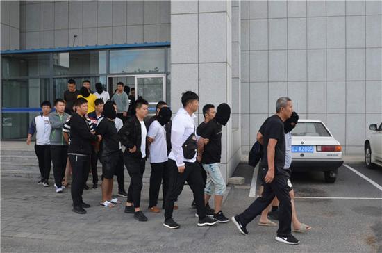 团伙以微信“空头招嫖”诈骗作案千起15名嫌犯被抓