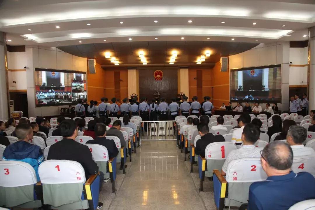 恶势力团伙集中受审判无期徒刑,十人恶势力犯罪集团全员获刑