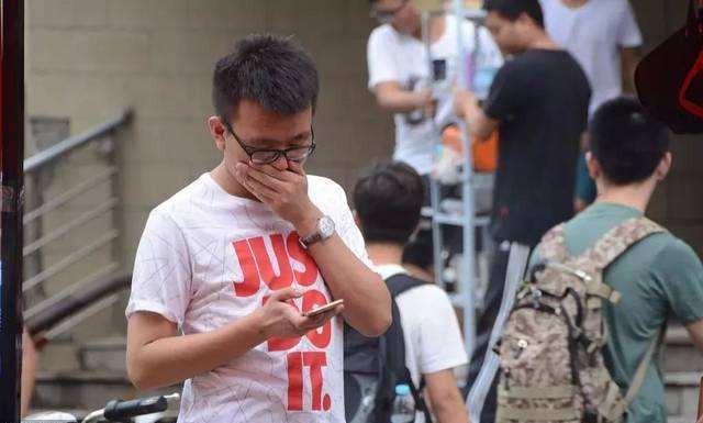 大学毕业高不成低不就的悲哀,大学毕业难