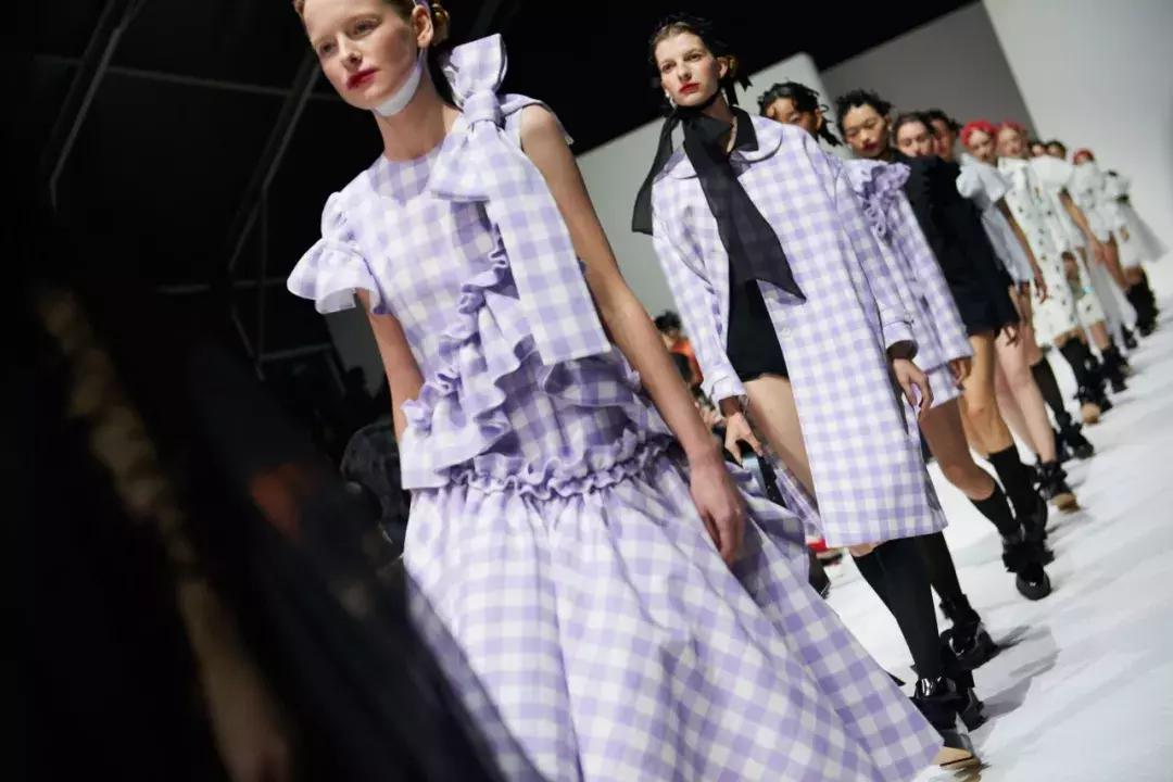 上海时装周看见最美摩登中国风,上海时装周看秀