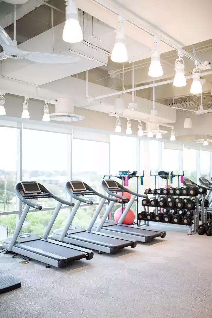 美女总裁时尚珠宝品牌KendraScott奥斯汀总部办公设计欣赏