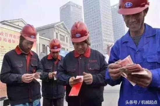 焊工钳工电工车工哪个更吃香,焊工维修工工资标准是多少