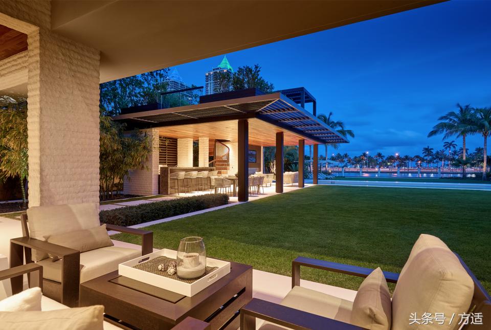 最高调炫富的嘻哈制作人——花上亿购买豪宅，豪车更是不停换