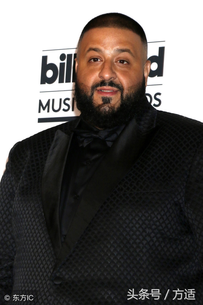 最高调炫富的嘻哈制作人——花上亿购买豪宅，豪车更是不停换