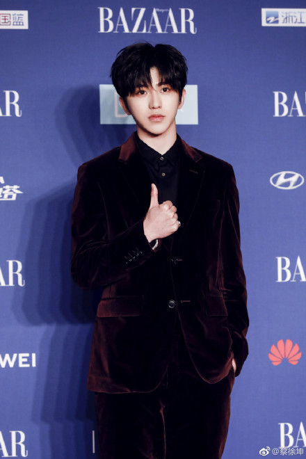 时尚芭莎盛典红毯杨颖,杨颖登时尚芭莎封面白色