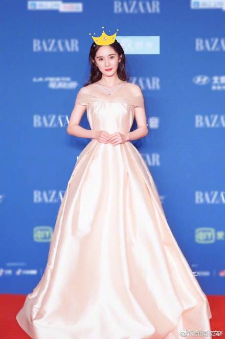 时尚芭莎盛典红毯杨颖,杨颖登时尚芭莎封面白色