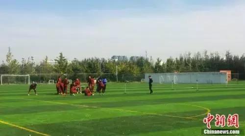 国足0比0平日本队网友反应,国足0比1不敌叙利亚队被调侃