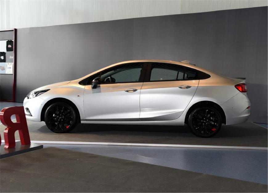 大黄蜂车型最新款,大黄蜂新款老款对比