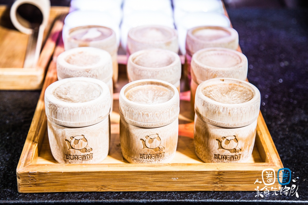 成都凌晨2点还在排队的贰麻酒馆，终于带着大熊猫来南昌了！