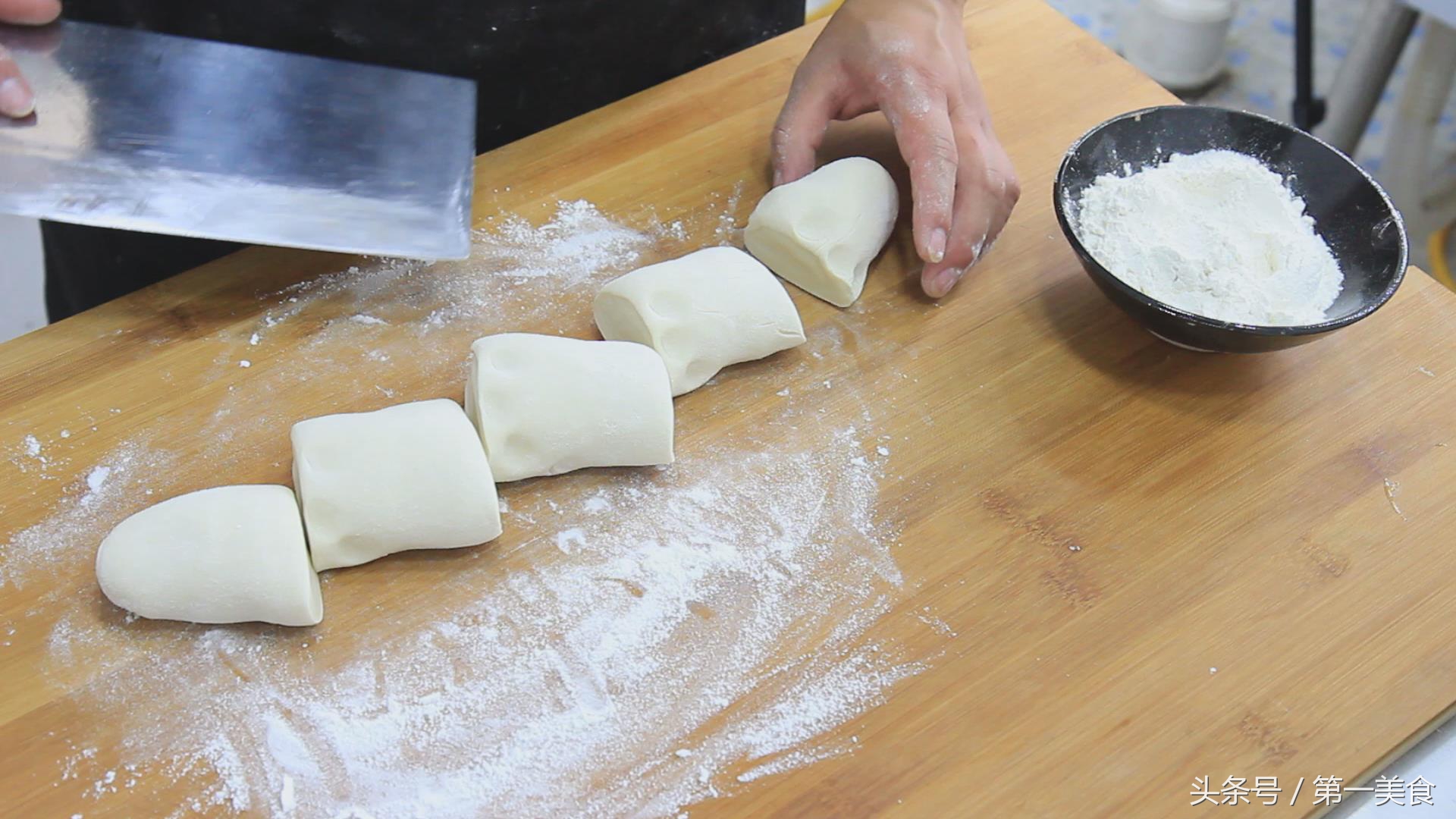 面点师老莫鸡蛋灌饼,面点师教你做鸡蛋饼