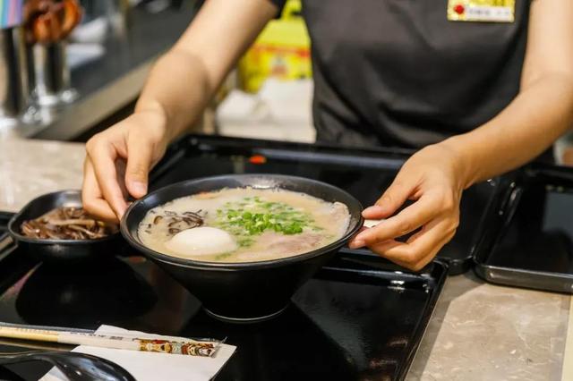 在日本排队吃拉面,天津排名前三的拉面