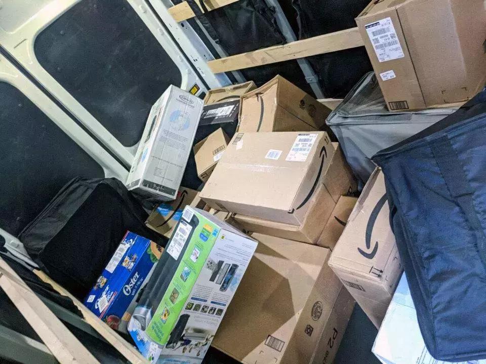 亚马逊快递员真实收入,亚马逊快递公司市值