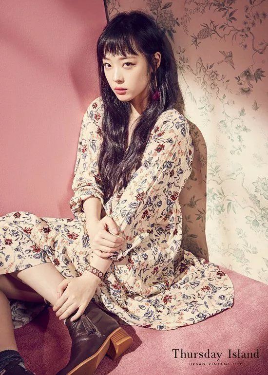 周冬雨穿牛油果绿连衣裙,周冬雨穿芭莎裙