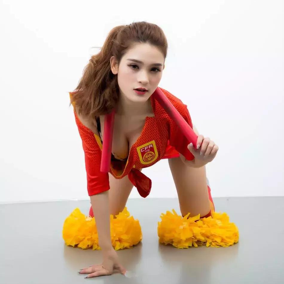 国足首发阵容名单有韦世豪吗,国足首发阵容名单郜林