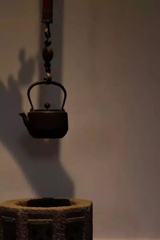 经典丨水深浪静，人贵声低！