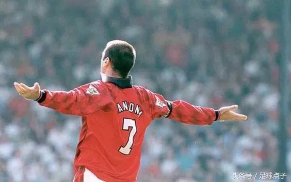 曼联队长坎通纳霸气庆祝,坎通纳曼联国王