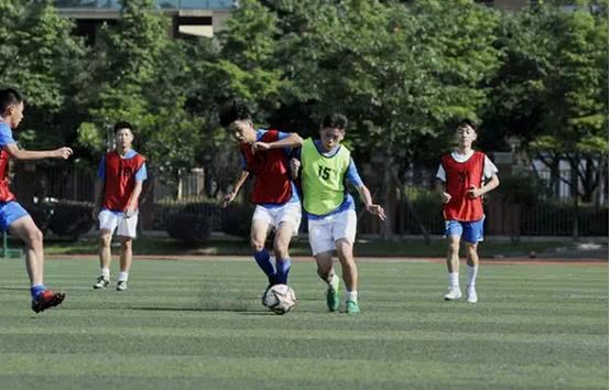 成都梦之队小学免费课程,小学足球梦之队