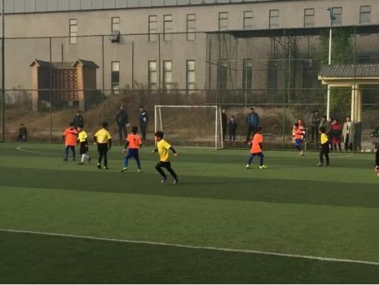 成都梦之队小学免费课程,小学足球梦之队