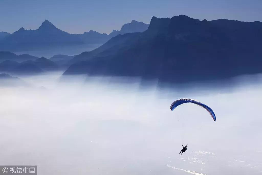 化身腾云驾雾的神仙！阿尔卑斯山滑翔了解一下？真的很酷~