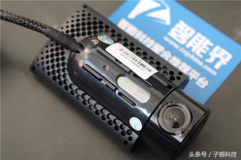 用手机管理爱车一腾讯车联轲轲西里T8行车记录仪