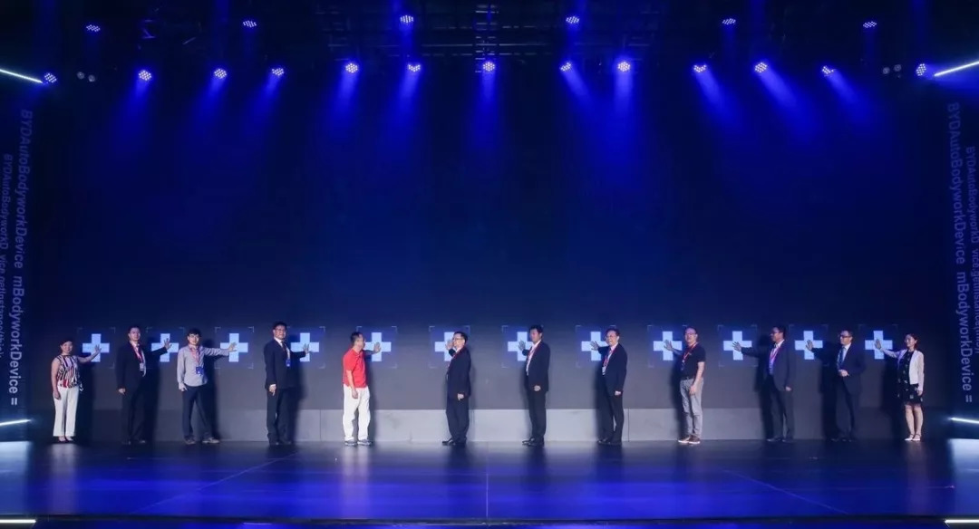 万亿汽车互联网拉开序幕