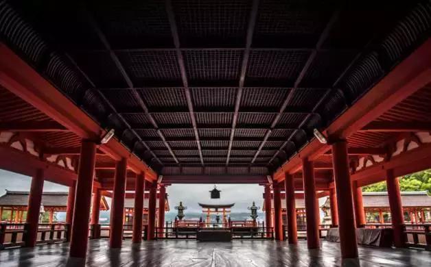 再提起广岛，脑海中不再是那首老歌或是那部黑白的法国电影