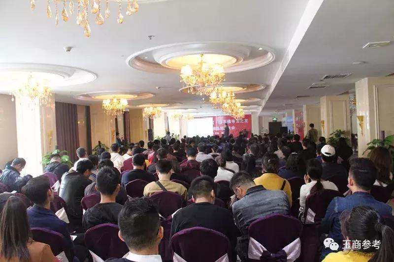 淘宝、YY、京东,直播杀入镇平石佛寺,镇平农村玉雕人当主播