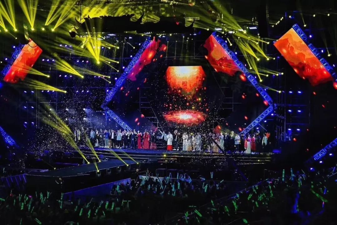 登上鸟巢的“国风音乐”：从亚文化走向主流，二次元准备好了吗？