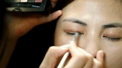 世上没有丑女人抖音,世界上没有丑女人化妆的视频