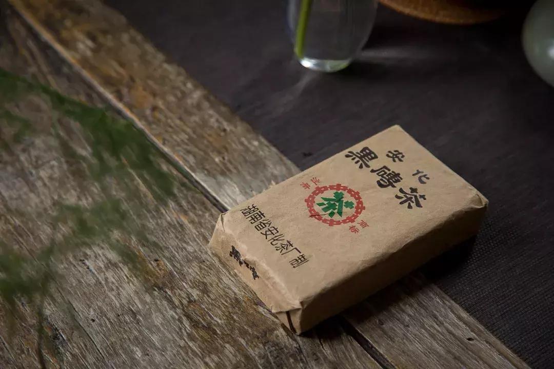 安化黑茶1992年1700克茶砖,安化老黑茶茯砖茶