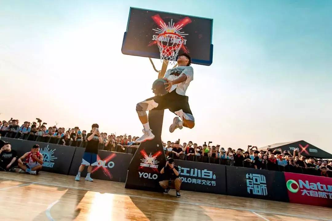 从“圈层”到“文化”的突围，江小白YOLO靠的是什么？