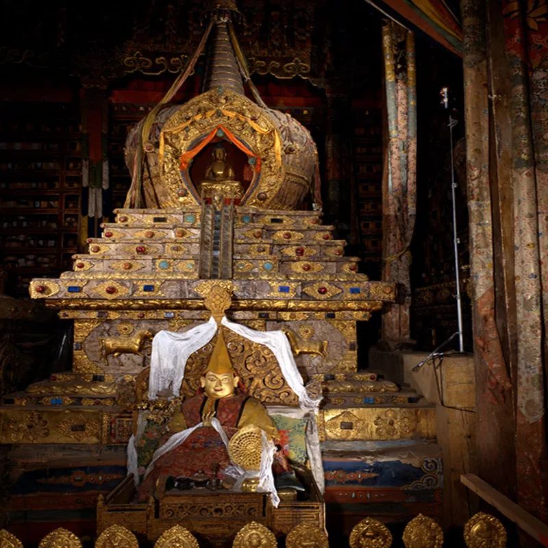 拉萨的布达拉宫到底藏了什么秘密,西藏布达拉宫能看到前世今生